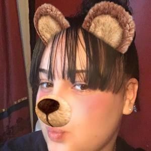 Meet your Posher, Catiria